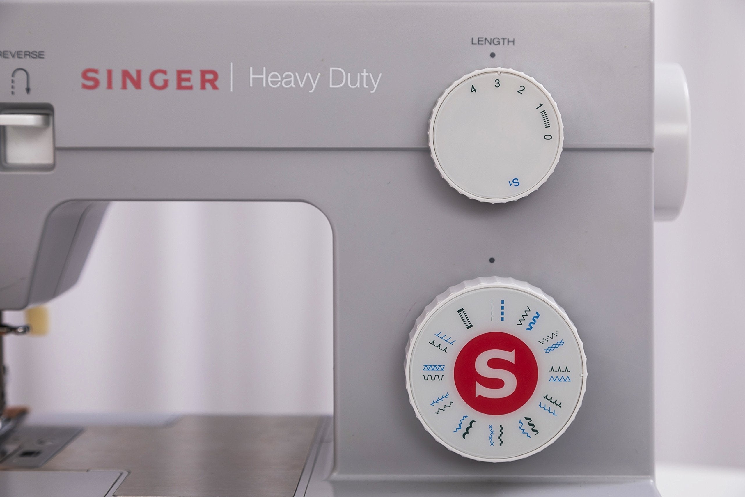 SINGER Heavy Duty 4423 Sewing Machine